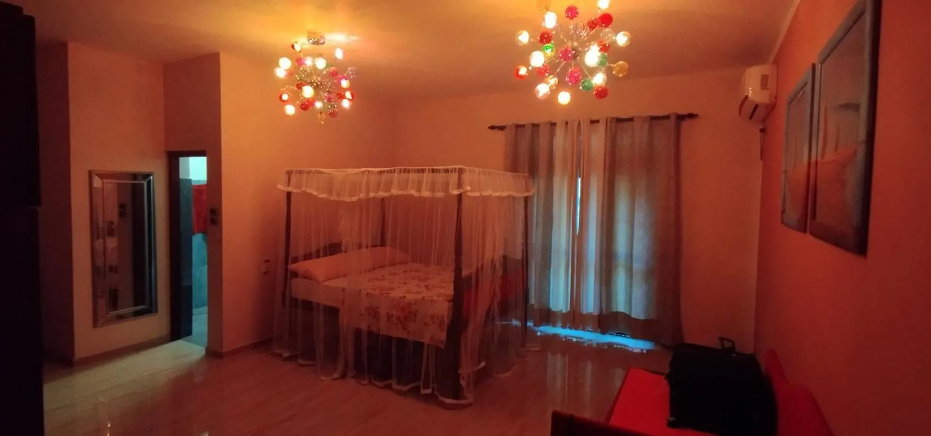 Sella Villa Katunayake Bed & Breakfast