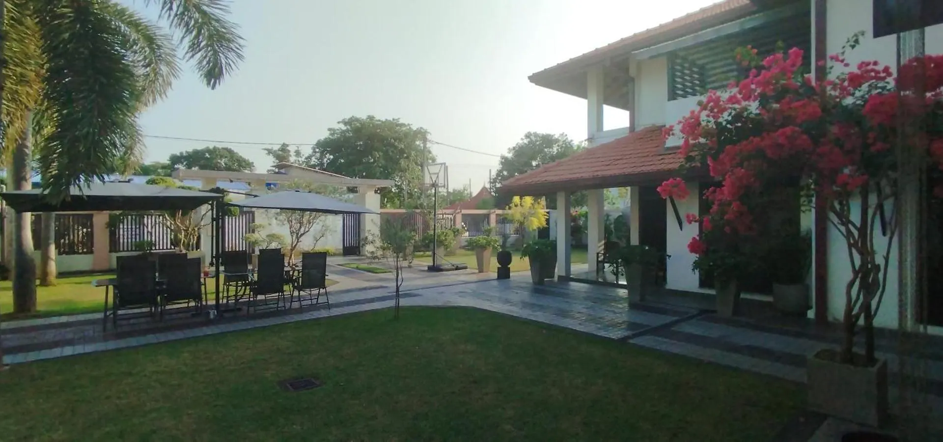 Sella Villa Katunayake Bed & Breakfast