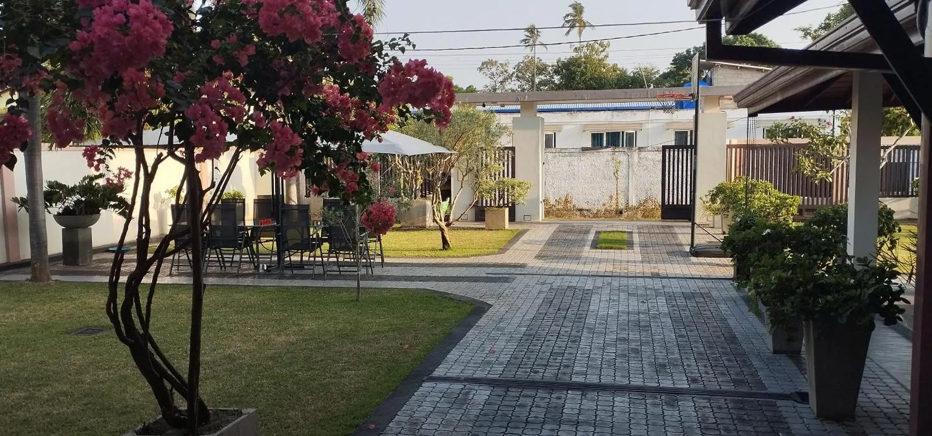 Sella Villa Katunayake Bed & Breakfast