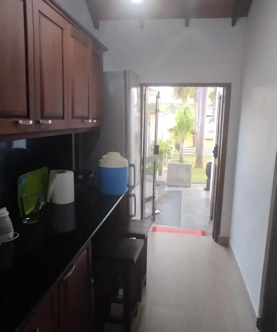 Sella Villa Katunayake Bed & Breakfast